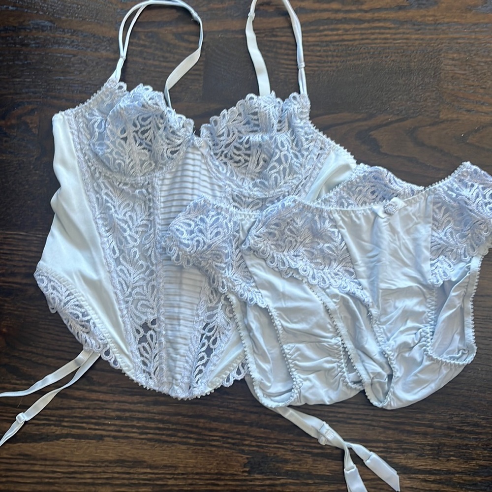 gorgeous French  lingerie ,never worn with 2 pairs of underwear